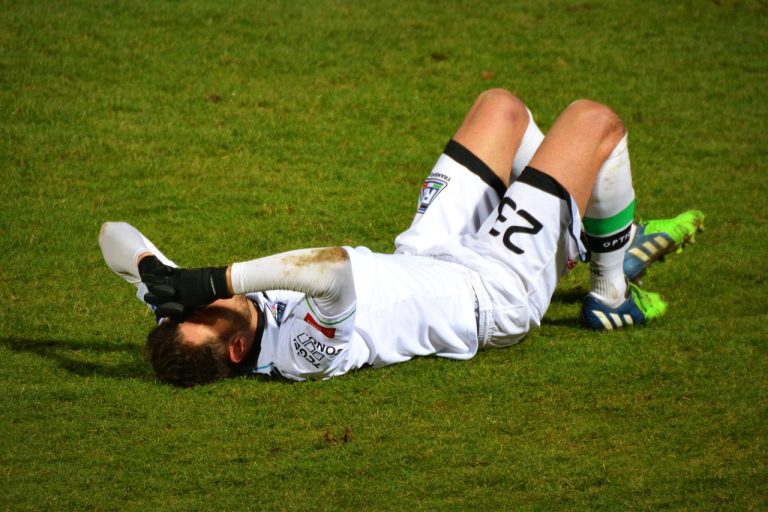 football, injury, sport-619243.jpg